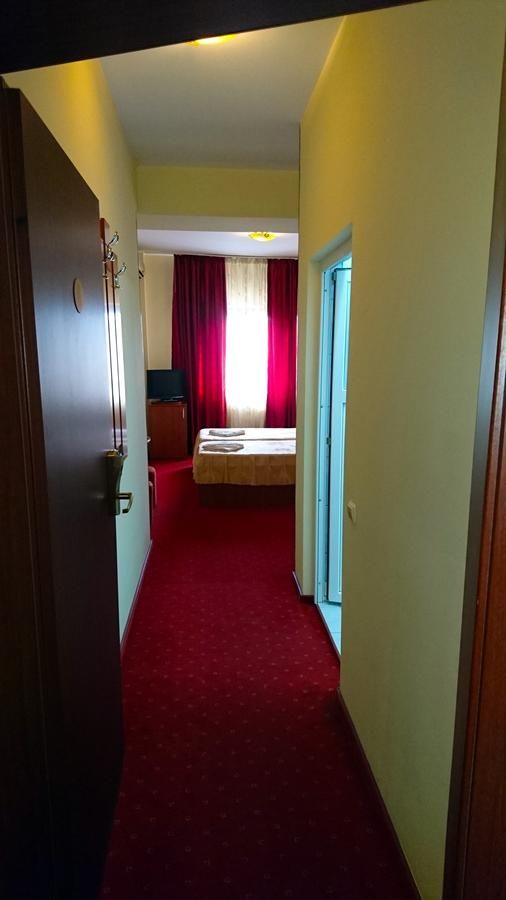 Отель Hotel Pui de Urs Бухарест-14