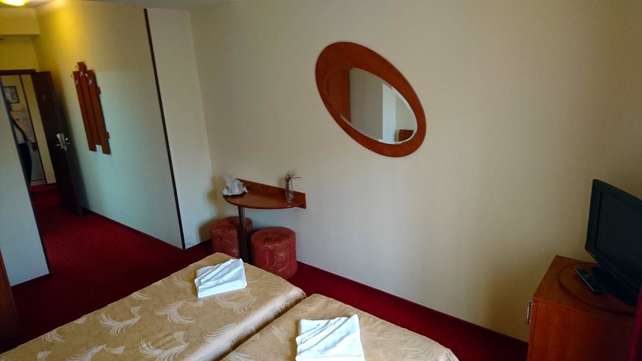 Отель Hotel Pui de Urs Бухарест-17