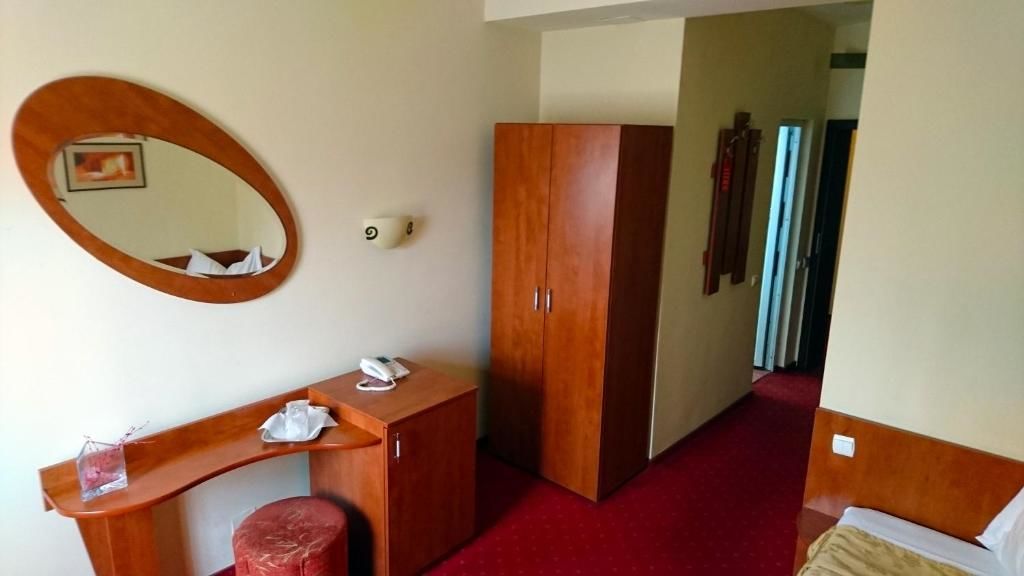 Отель Hotel Pui de Urs Бухарест-30