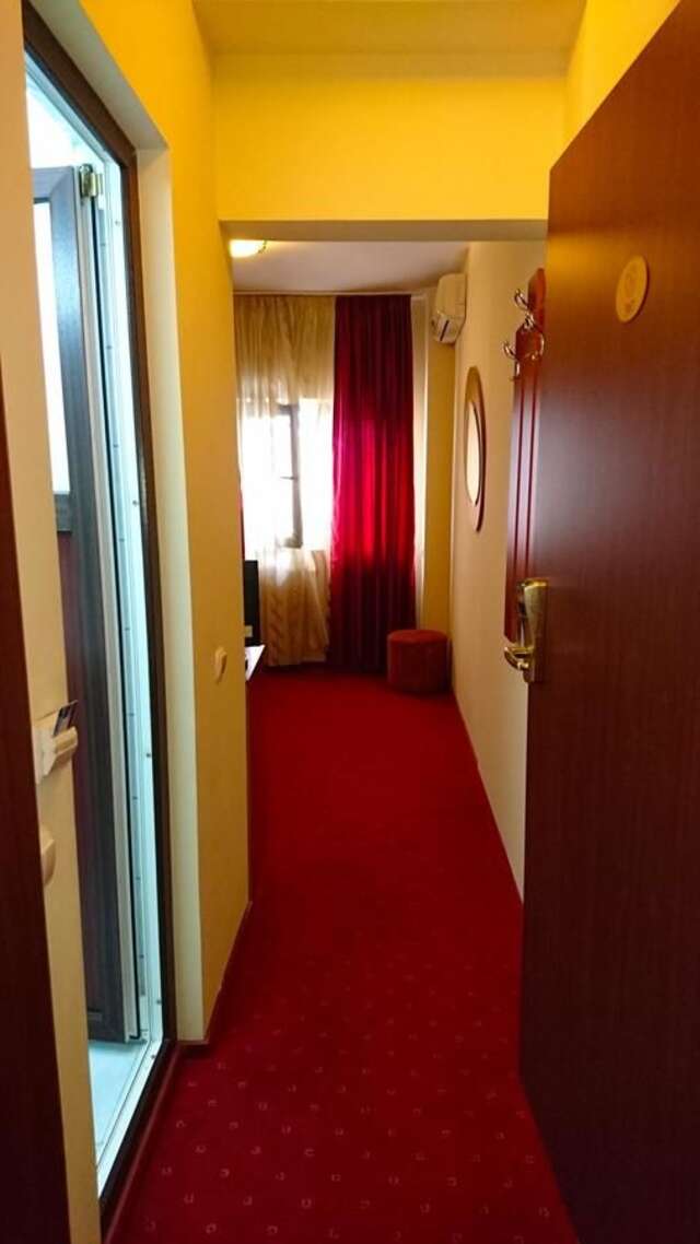 Отель Hotel Pui de Urs Бухарест-20